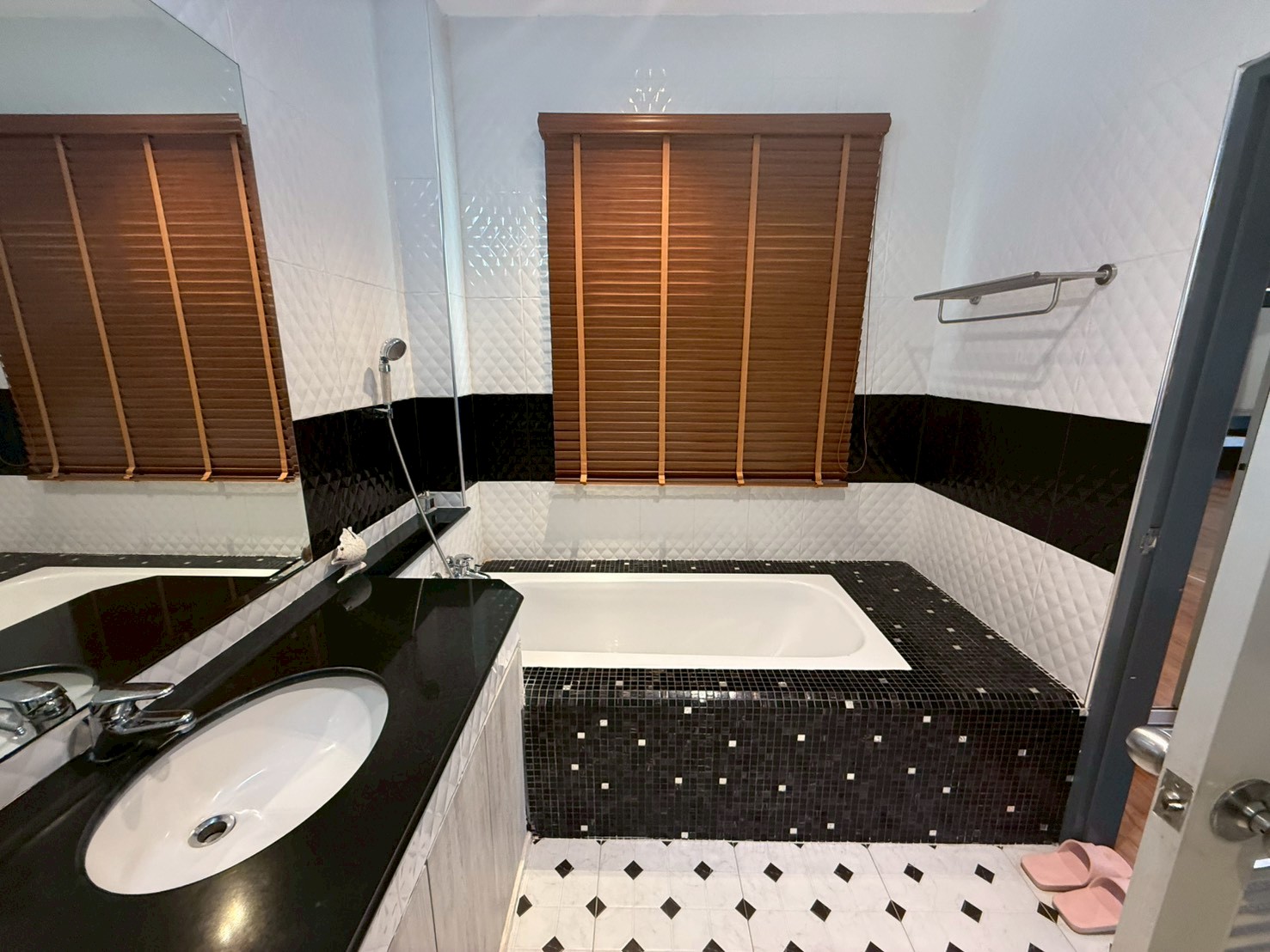 バスルーム内部