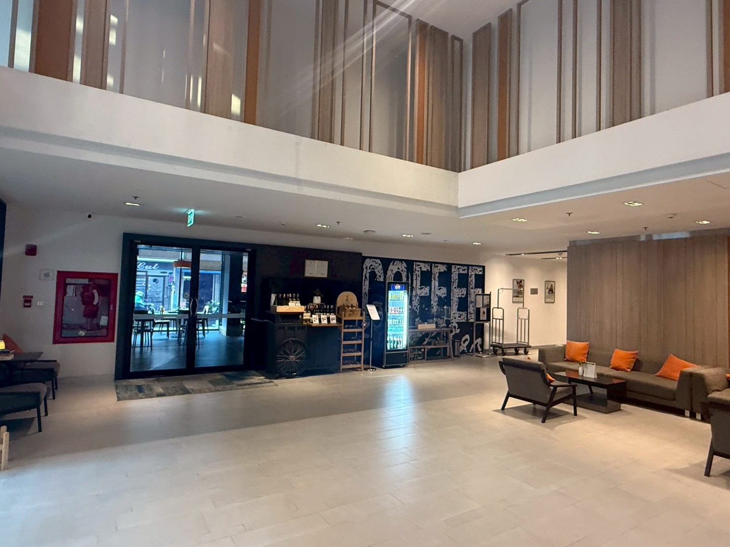 シタディーン シラチャ ロビー