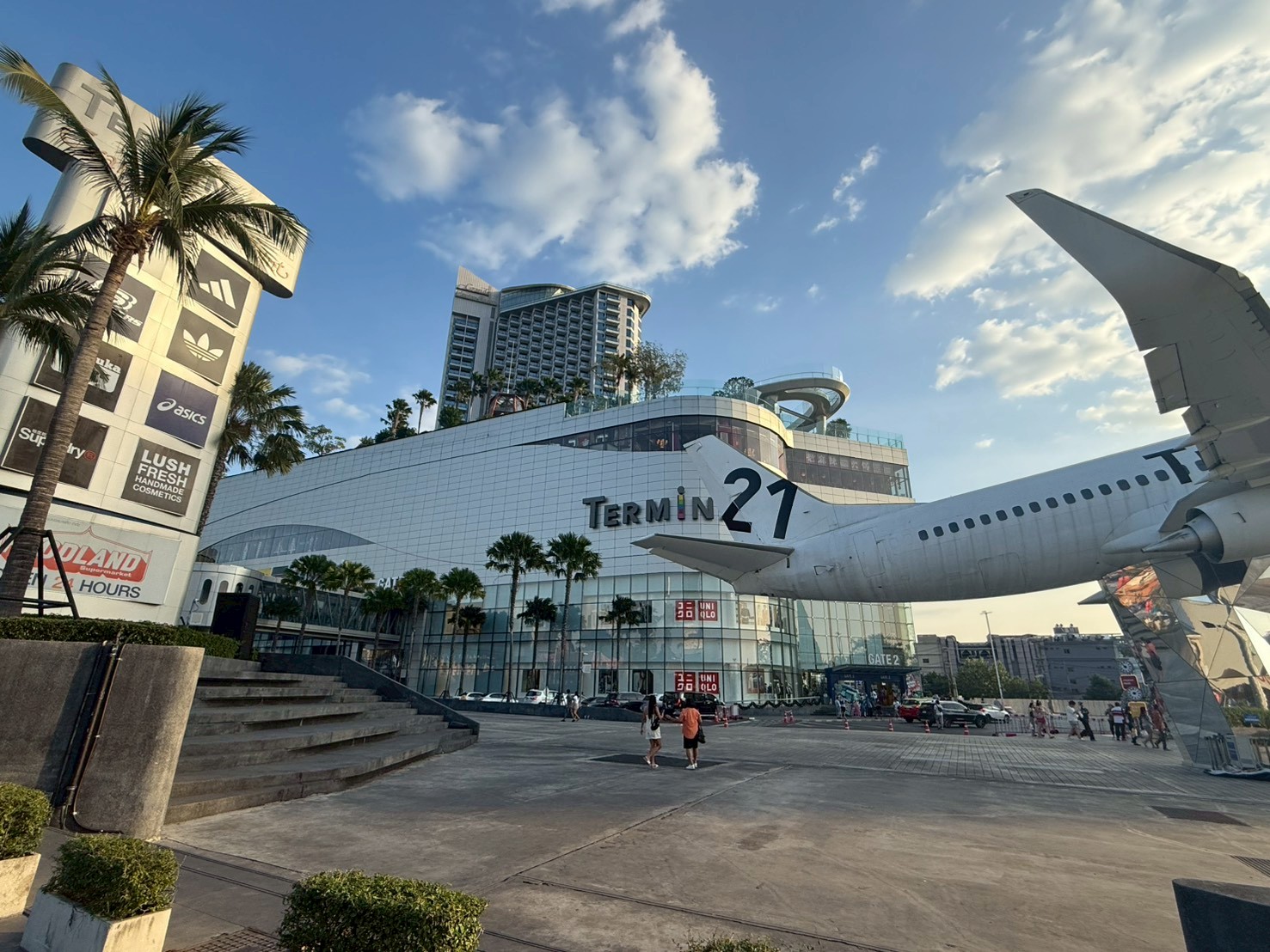 ターミナル21との接続部分