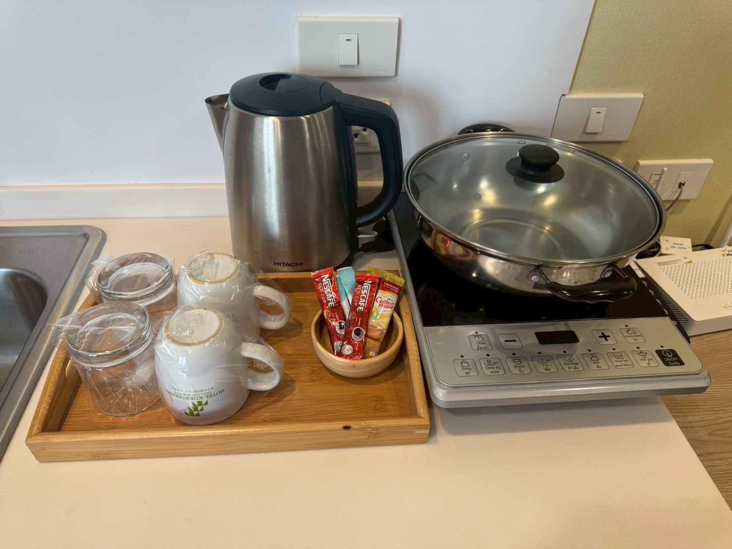 呉竹荘シラチャ ポット