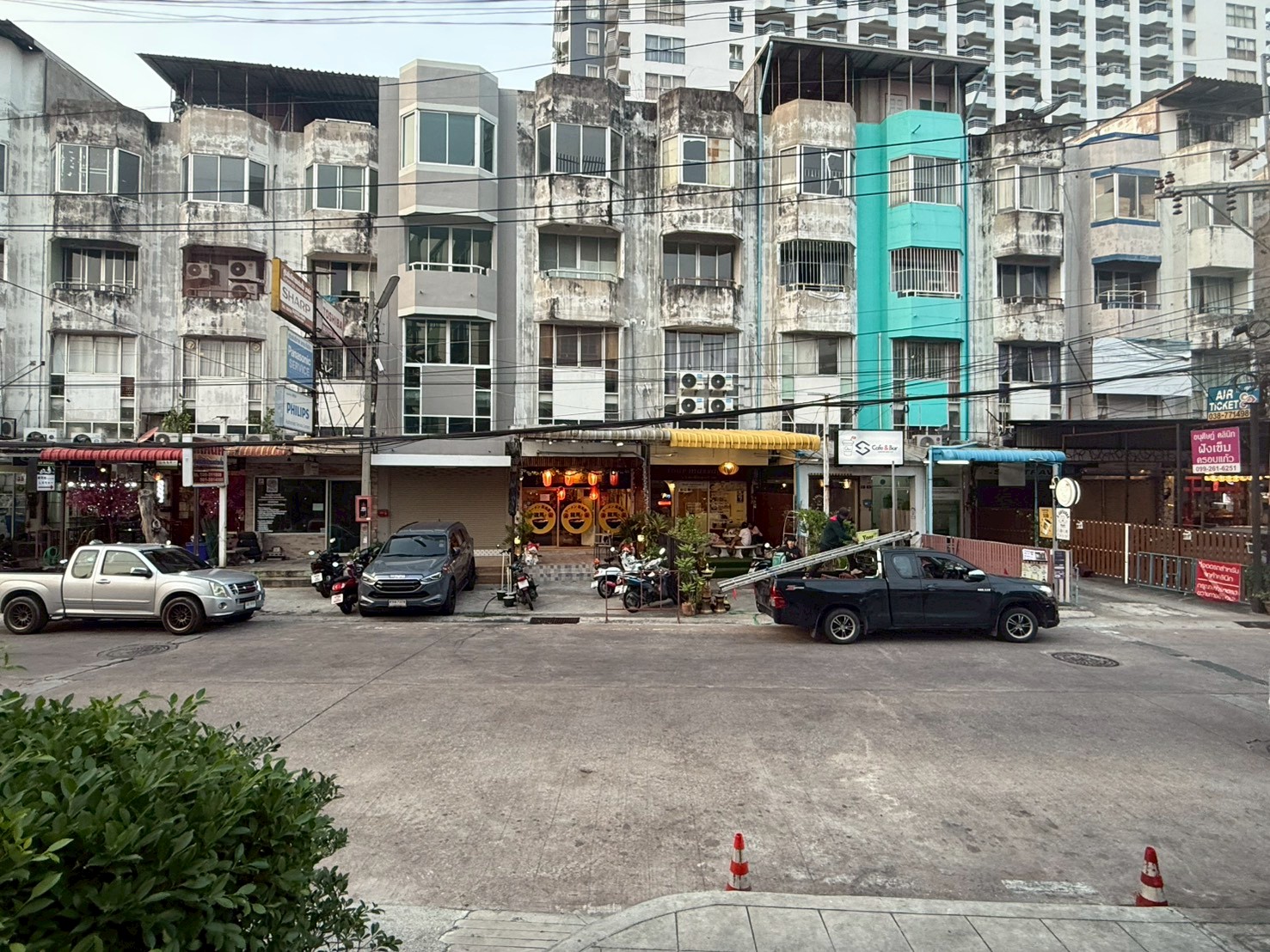 呉竹荘シラチャ 周辺通り昼