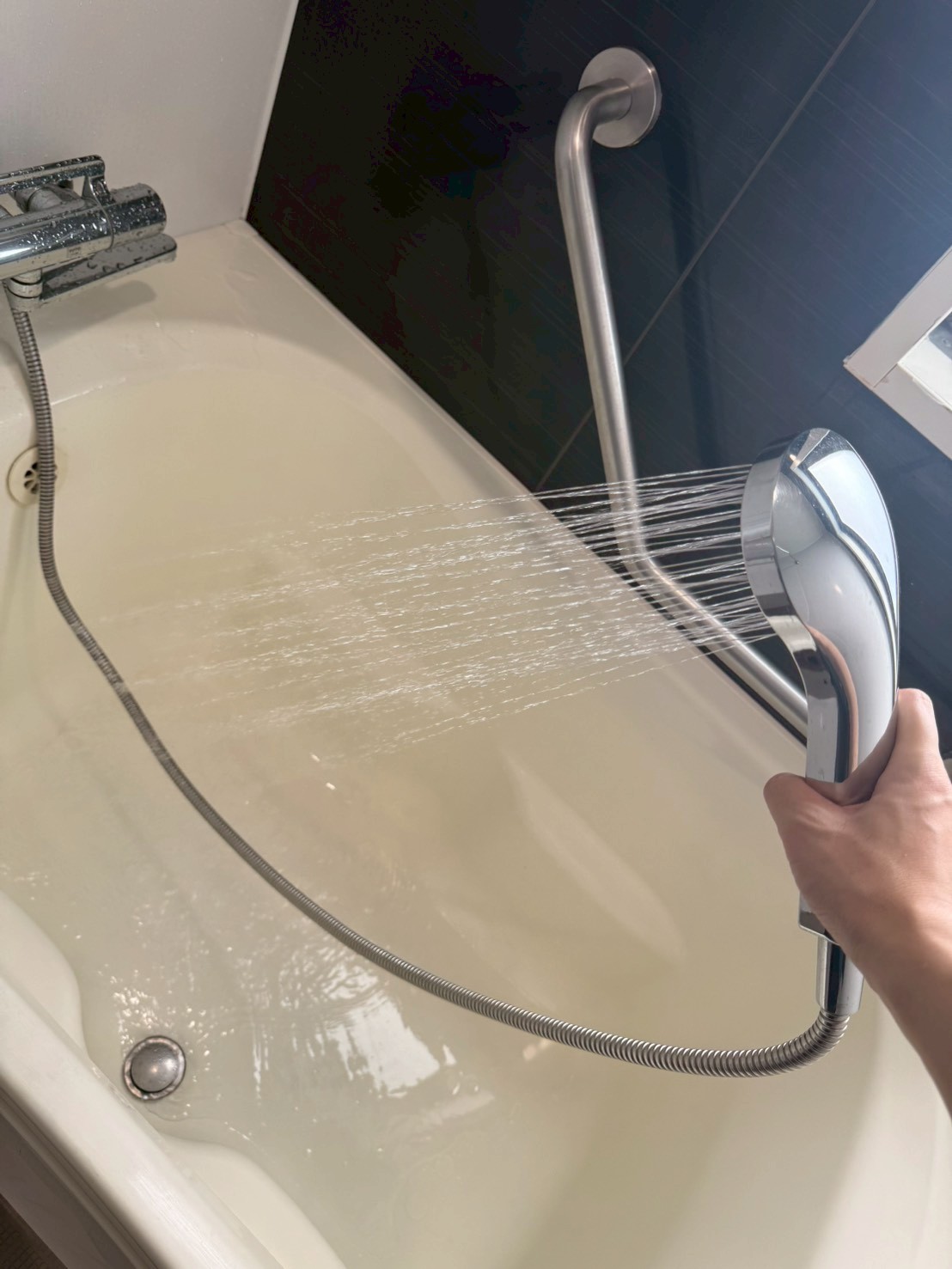 呉竹荘シラチャ シャワー