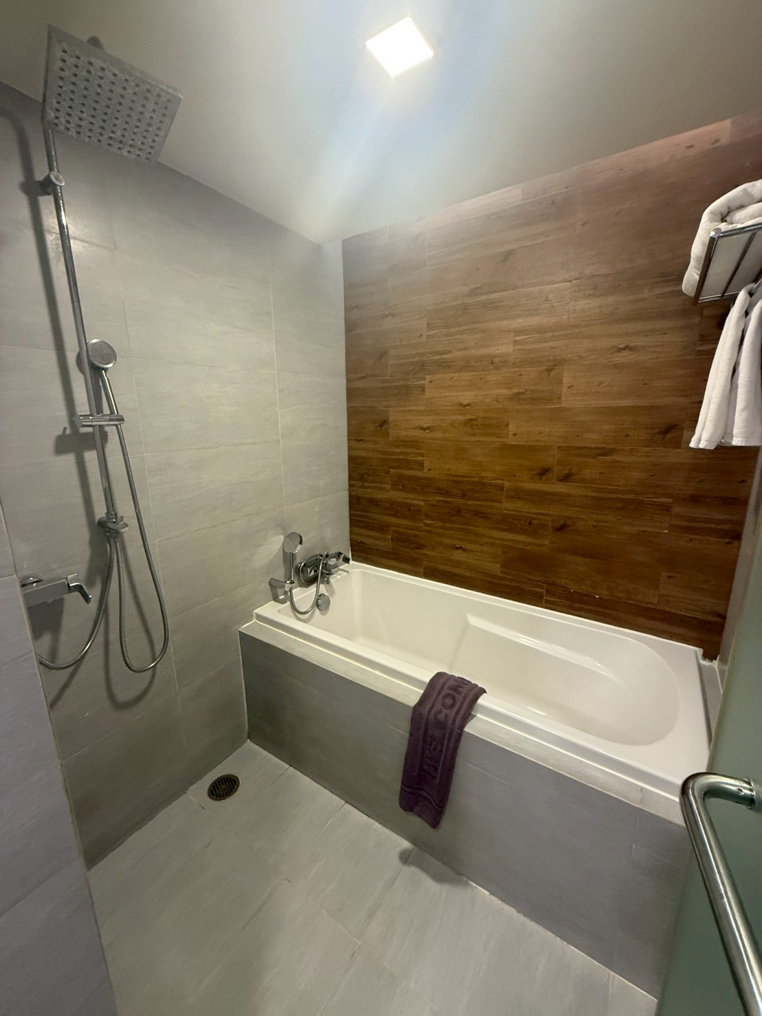 マデラ レジデンス シラチャ 独立バスルーム