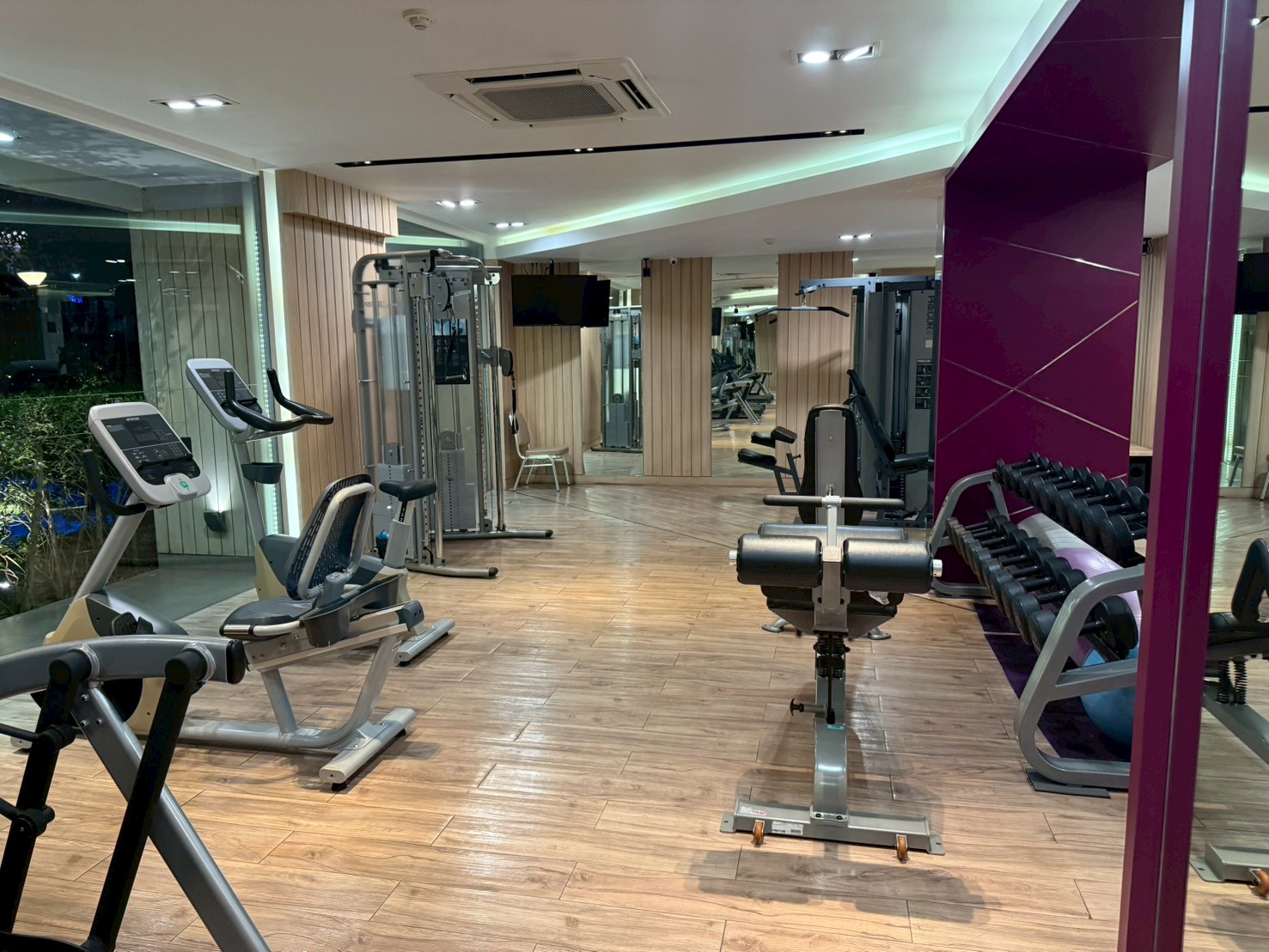 Pacific Park Hotel プール・ジム・サウナ