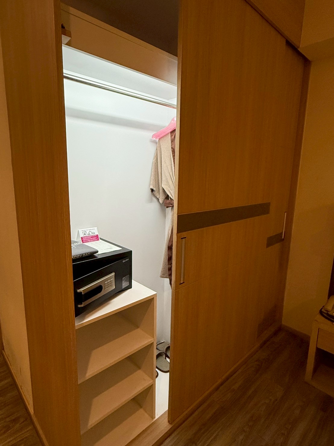 Pacific Park Hotel クローゼット